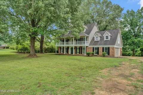 8195 Hunters Hill Cv Cv, Olive Branch, MS 38654