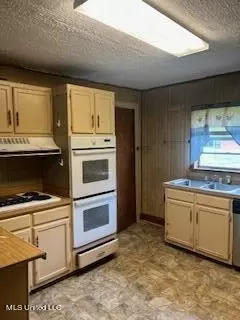 Kitchen - 326 S Washington St, Brookhaven, MS 39601 photo 1 of 2