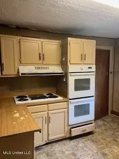 Kitchen - 326 S Washington St, Brookhaven, MS 39601 photo 2 of 2