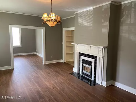 201 E Semmes St, Canton, MS 39046 photo 2