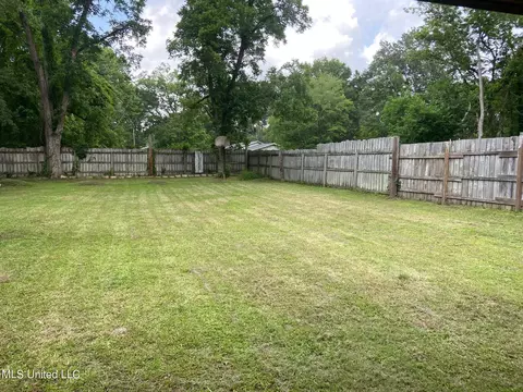 201 E Semmes St, Canton, MS 39046 photo 13