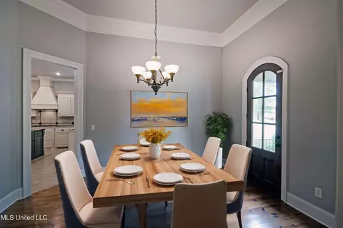Dining - 100 Wind Dance Dr, Madison, MS 39110 photo 1 of 2
