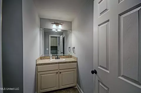 Bath - 100 Wind Dance Dr, Madison, MS 39110 photo 1 of 6