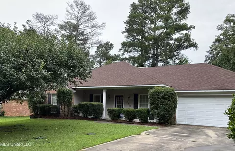 358 Lake Dockery Dr, Byram, MS 39272