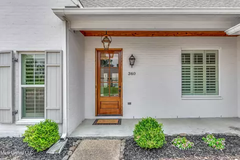 360 Emerald Way, Brandon, MS 39047 photo 2