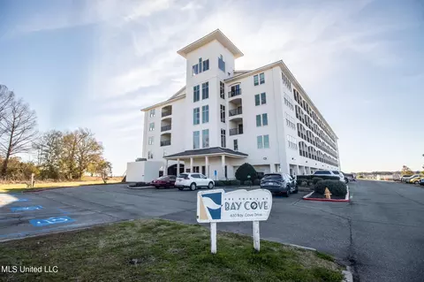 630 Bay Cove Dr #308, Biloxi, MS 39532