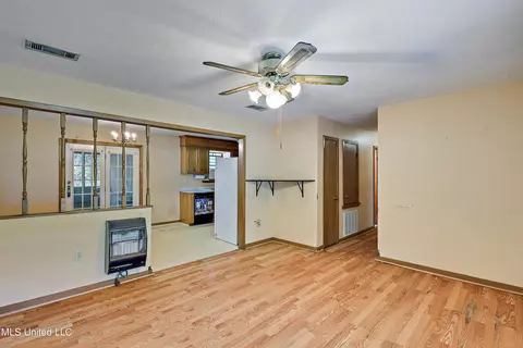 Living - 162 Sunset St, Brandon, MS 39042 photo 3 of 3