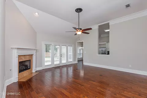 Living - 106 Windsor Cv, Madison, MS 39110 photo 3 of 3