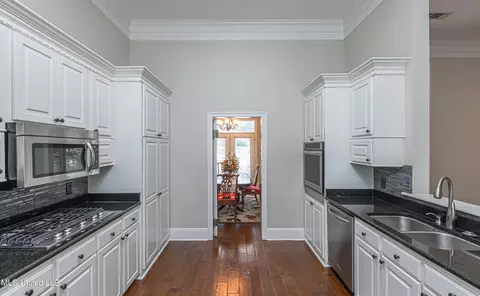 Kitchen - 106 Windsor Cv, Madison, MS 39110 photo 4 of 4