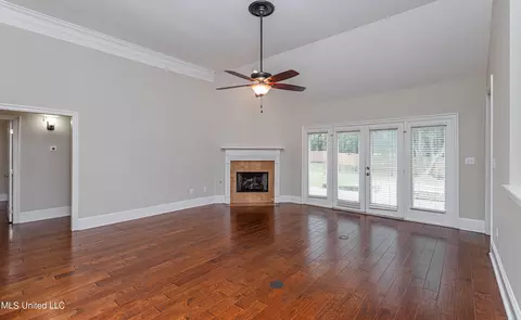 Living - 106 Windsor Cv, Madison, MS 39110 photo 2 of 3
