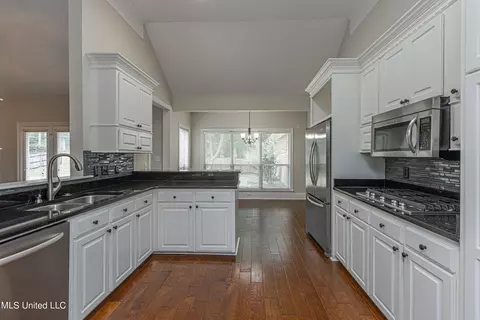Kitchen - 106 Windsor Cv, Madison, MS 39110 photo 1 of 4