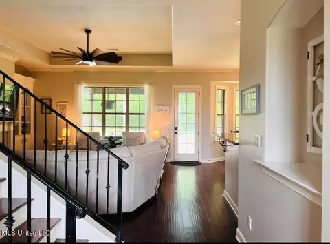 Entry Way - 1973 Bakersfield Trce, Nesbit, MS 38651 photo 1 of 1
