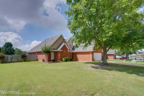 2807 Baird Dr, Southaven, MS 38672