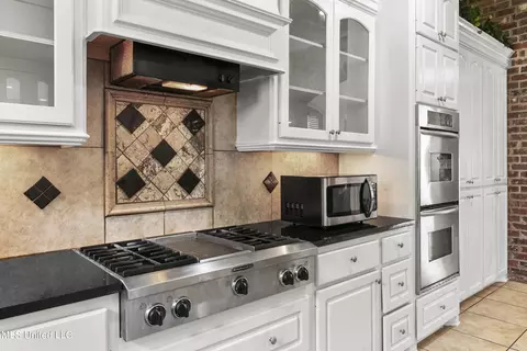 Kitchen - 116 Brisage Dr, Madison, MS 39110 photo 4 of 8