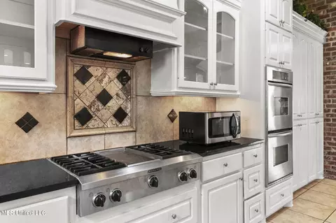 Kitchen - 116 Brisage Dr, Madison, MS 39110 photo 5 of 8
