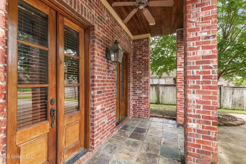 Exterior - 116 Brisage Dr, Madison, MS 39110 photo 4 of 7