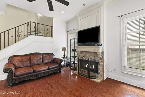 Living - 116 Brisage Dr, Madison, MS 39110 photo 2 of 2