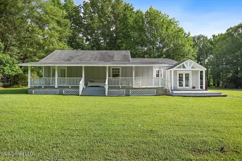110 Creek Rd, Clinton, MS 39056