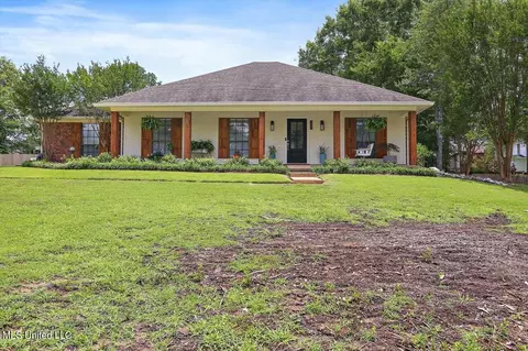 121 Oak Ridge Cir, Madison, MS 39110