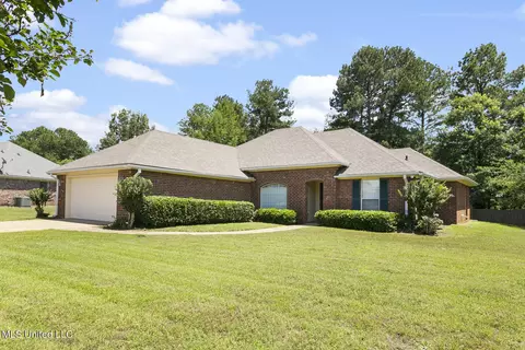 329 Kings Ridge Cir, Brandon, MS 39047