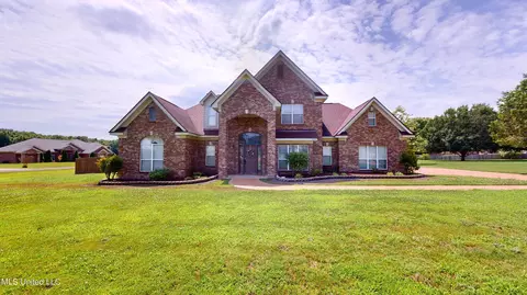 1515 Stone Gate Dr, Hernando, MS 38632 photo 2