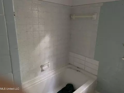 136 N Sunset Ter, Jackson, MS 39212 photo 6