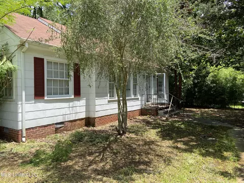 136 N Sunset Ter, Jackson, MS 39212