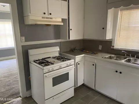 136 N Sunset Ter, Jackson, MS 39212 photo 16