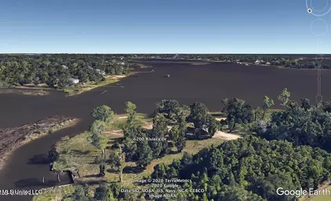 6200 Riviera Dr, Biloxi, MS 39532