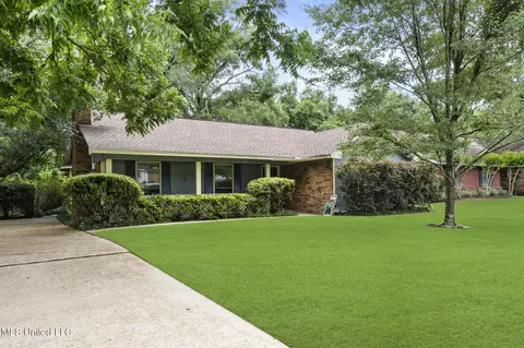12418 Red Fox Dr, Gulfport, MS 39503