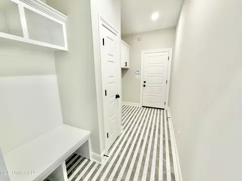 Entry Way - 5046 Watson View Dr, Nesbit, MS 38651 photo 1 of 1