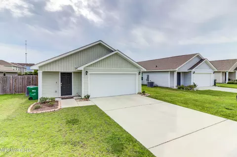 2317 Gladiolus St, Ocean Springs, MS 39564