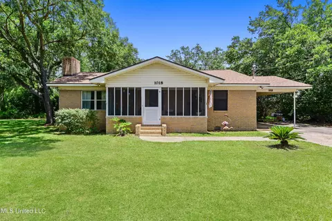 1018 22nd St, Pascagoula, MS 39581