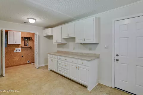 490 Davis Crossing Rd, Canton, MS 39046 photo 9