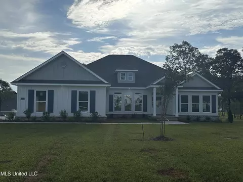 18867 Harrington Cir, Biloxi, MS 39532