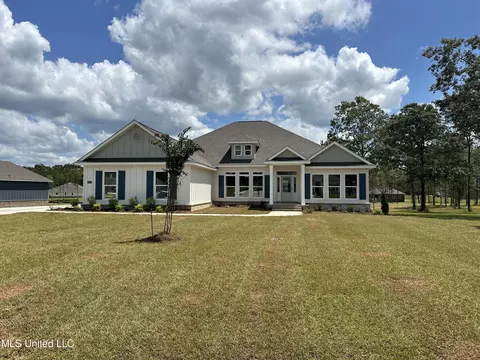 18900 Harrington Cir, Biloxi, MS 39532