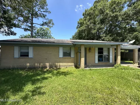 4431 Yorkshire Dr, Moss Point, MS 39563 photo 1