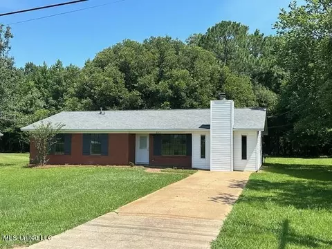 Exterior - 843 E Dinkins St, Canton, MS 39046 photo 2 of 6