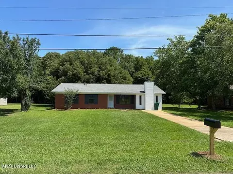 843 E Dinkins St, Canton, MS 39046