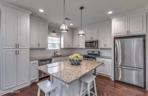 Kitchen - 149 Hampton Rdg, Madison, MS 39110 photo 1 of 1
