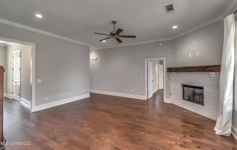 Living - 149 Hampton Rdg, Madison, MS 39110 photo 2 of 2
