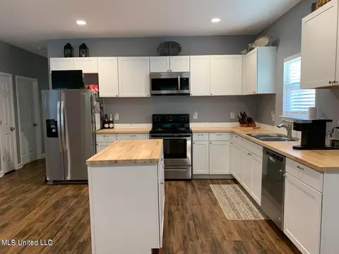 Kitchen - 19620 Wallace Way, Saucier, MS 39574 photo 1 of 3