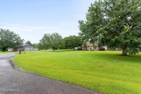 68 Pelitere Dr, Carriere, MS 39426