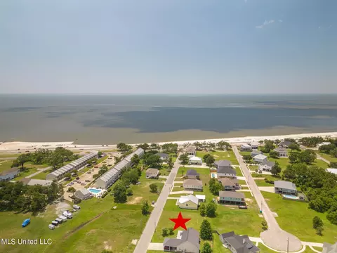 111 Runnels Ave, Long Beach, MS 39560 photo 4