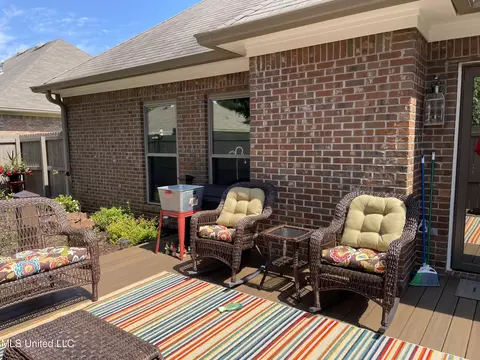 Exterior - 303 Old Town Cir, Brandon, MS 39042 photo 2 of 4
