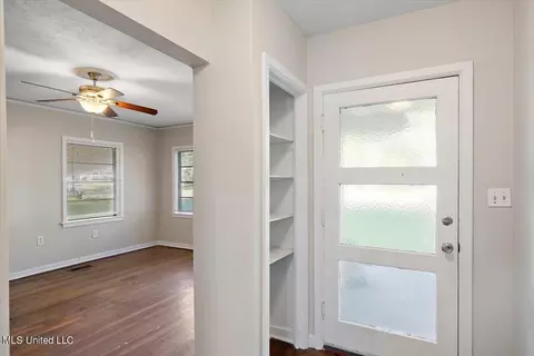 Entry Way - 4623 Meadowridge Dr, Jackson, MS 39206 photo 1 of 1