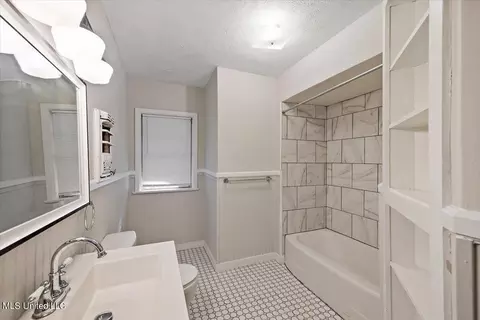 Bath - 4623 Meadowridge Dr, Jackson, MS 39206 photo 2 of 2