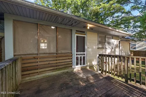 Exterior - 4623 Meadowridge Dr, Jackson, MS 39206 photo 2 of 5