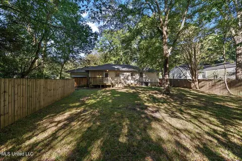 Exterior - 4623 Meadowridge Dr, Jackson, MS 39206 photo 4 of 5
