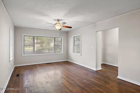 Living - 4623 Meadowridge Dr, Jackson, MS 39206 photo 1 of 1